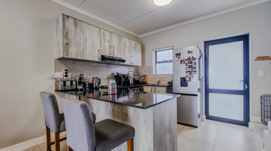 2 Bedroom Property for Sale in Zonnendal Western Cape